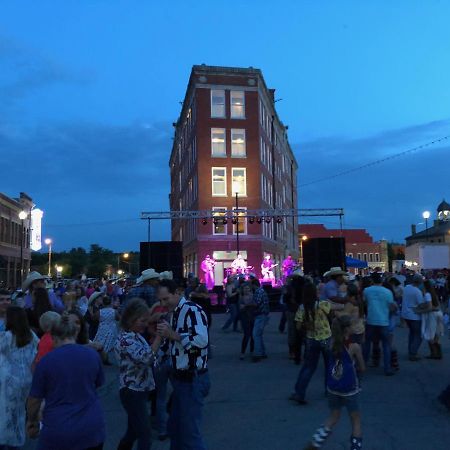 Frontier Hotel Pawhuska Kültér fotó